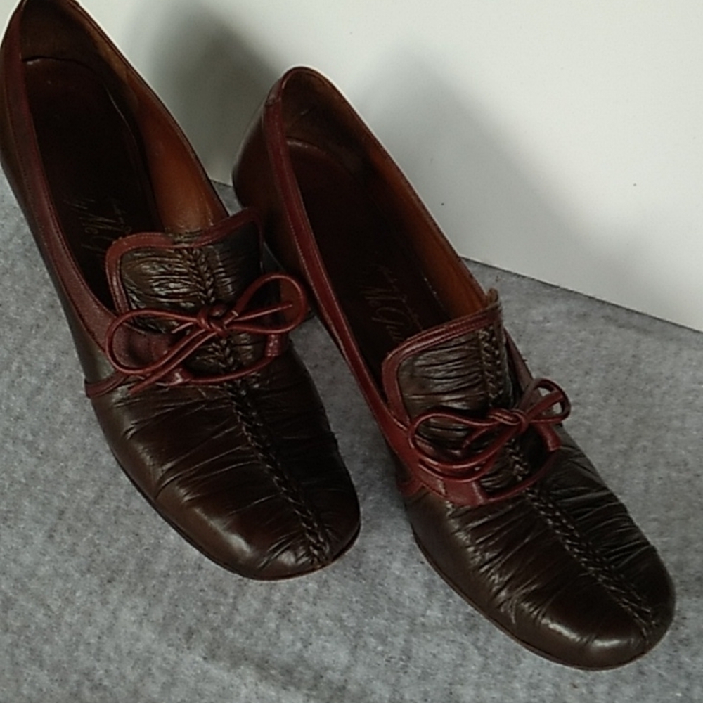 Vintage 1960s Lady Mcguire two Tone brown heels - Picture 2 of 9
